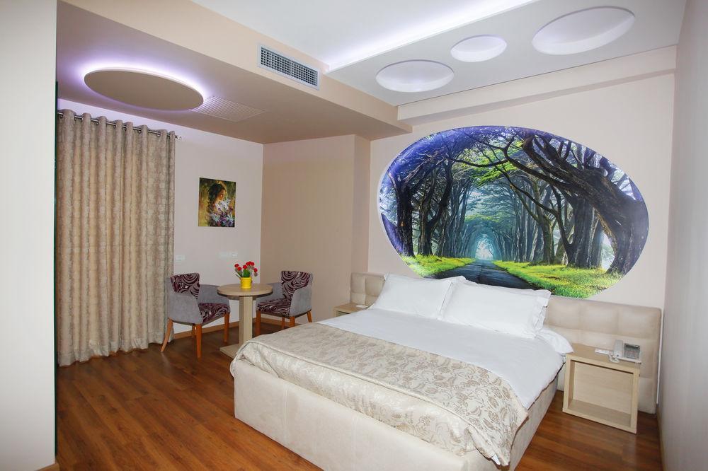 Green House Hotel & Restaurant Tirana Kültér fotó