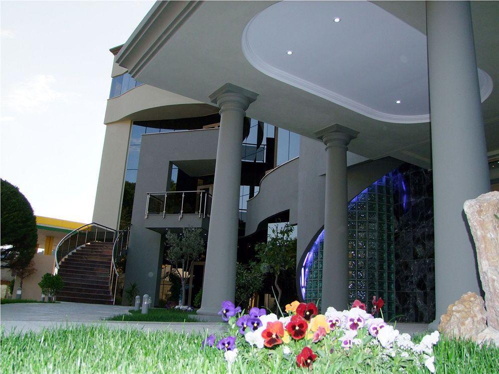 Green House Hotel & Restaurant Tirana Kültér fotó