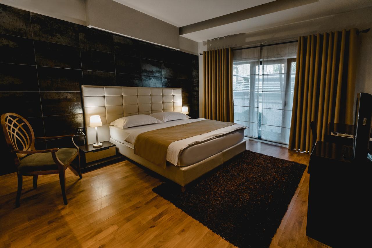 Green House Hotel & Restaurant Tirana Kültér fotó