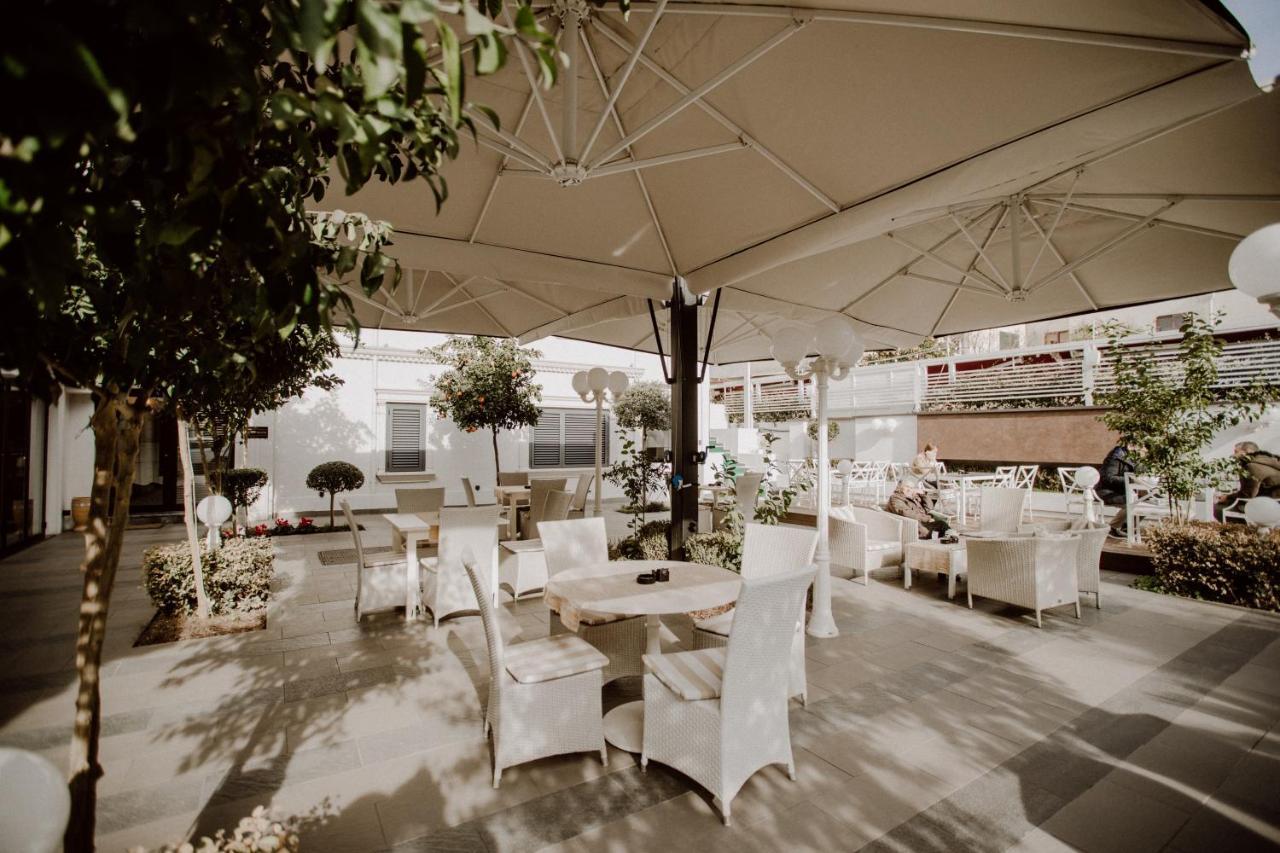 Green House Hotel & Restaurant Tirana Kültér fotó