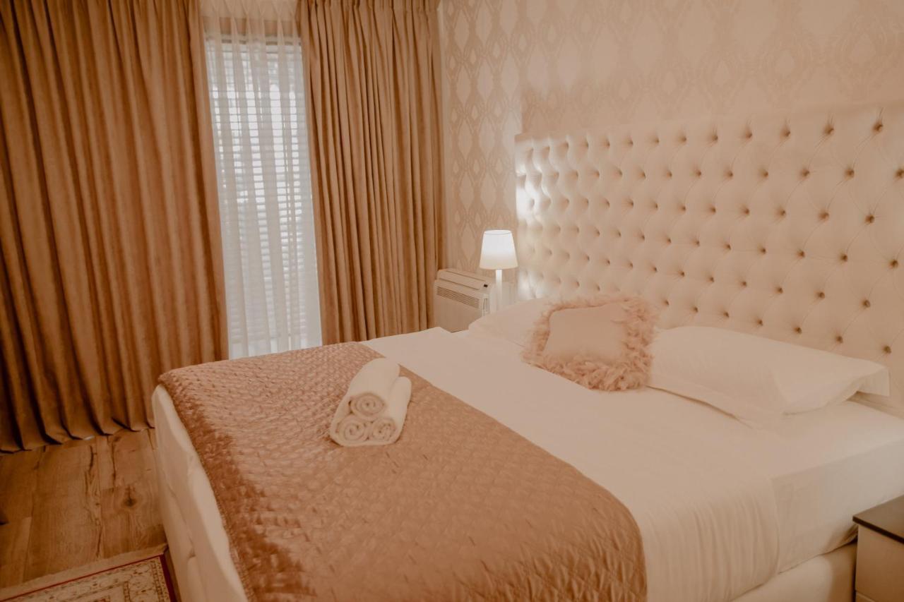 Green House Hotel & Restaurant Tirana Kültér fotó